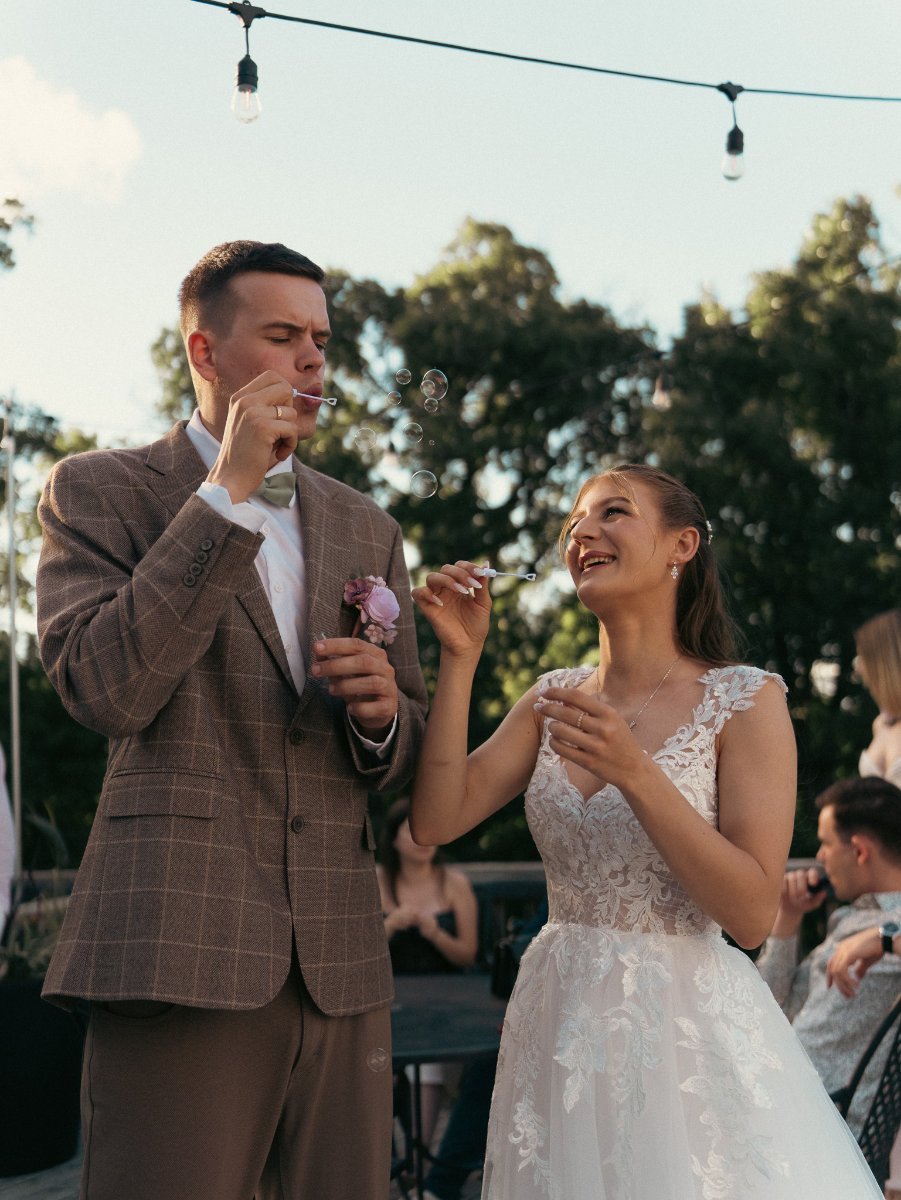 Wedding photography Winnipeg: The Gates on Roblin